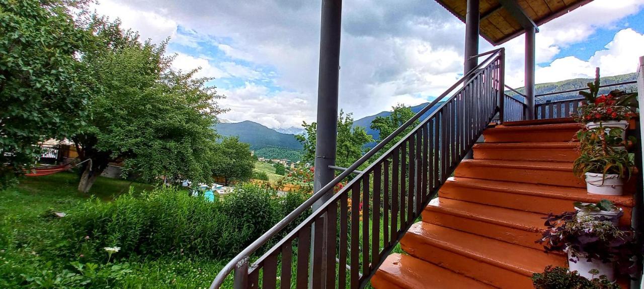 Bees Guesthouse Mestia Exterior photo